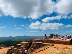 世界遺産シギリヤの絶景と、自然に溶け込む贅沢な時間